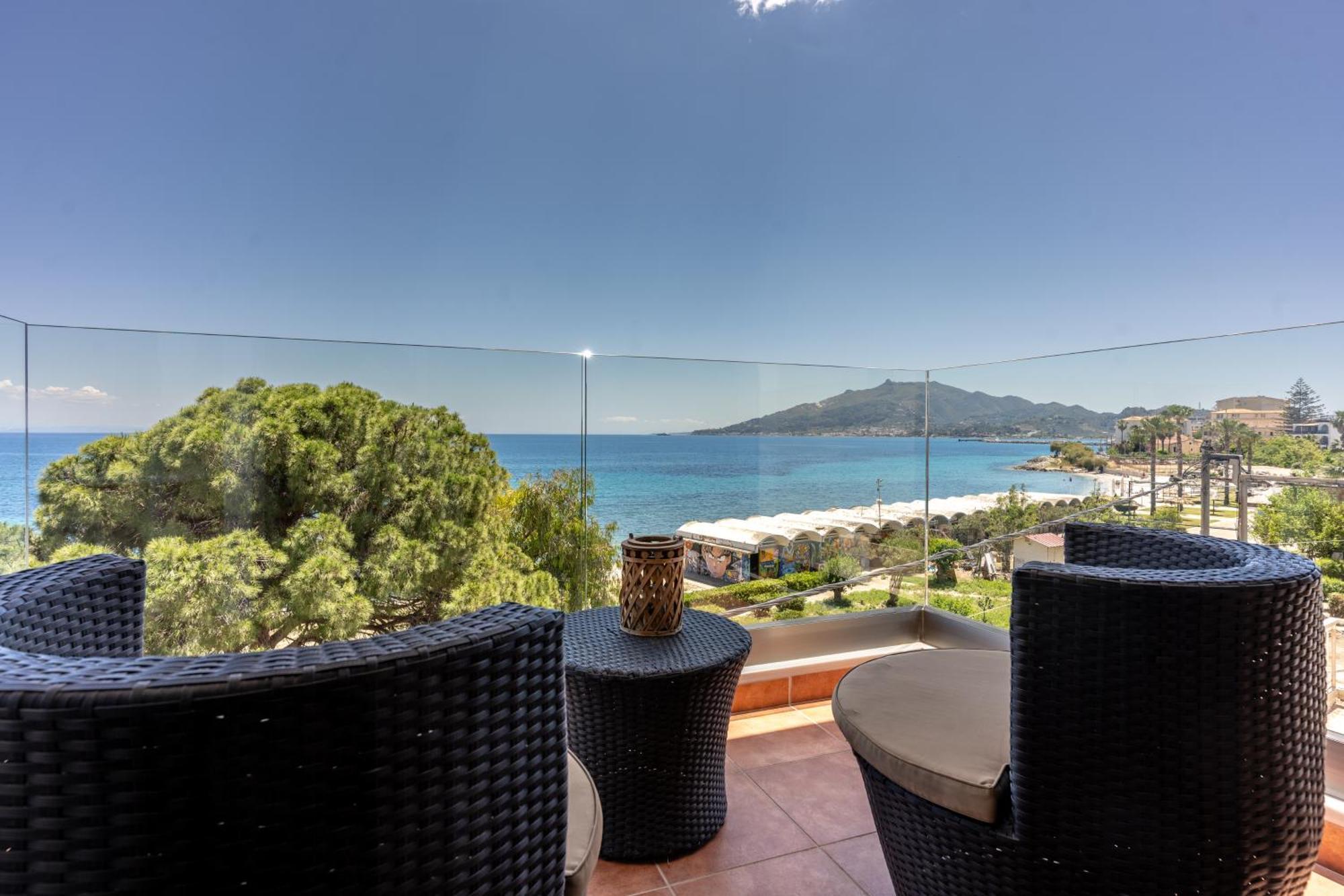 Seafront Spirit Suites Kota Zakynthos Bagian luar foto