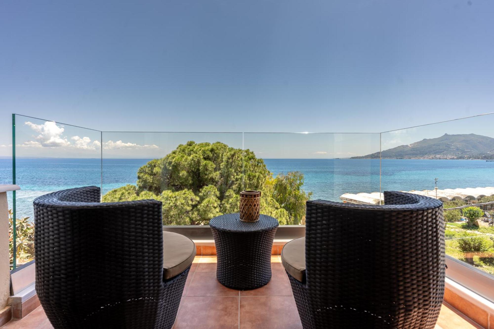 Seafront Spirit Suites Kota Zakynthos Bagian luar foto